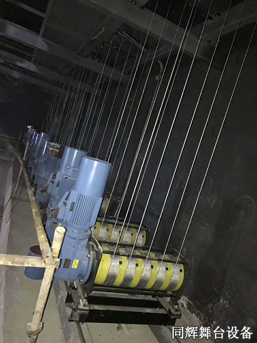 单排绕吊杆升降机 单排绕吊杆升降机