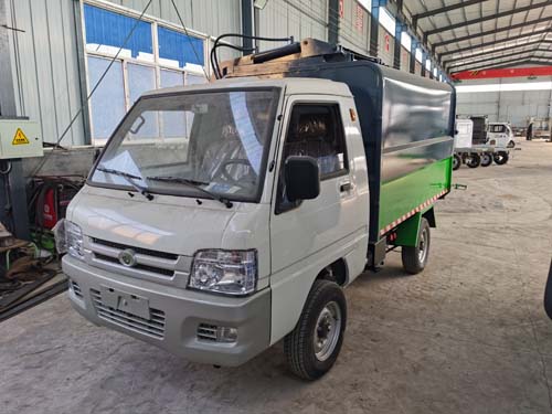 电动挂桶垃圾车