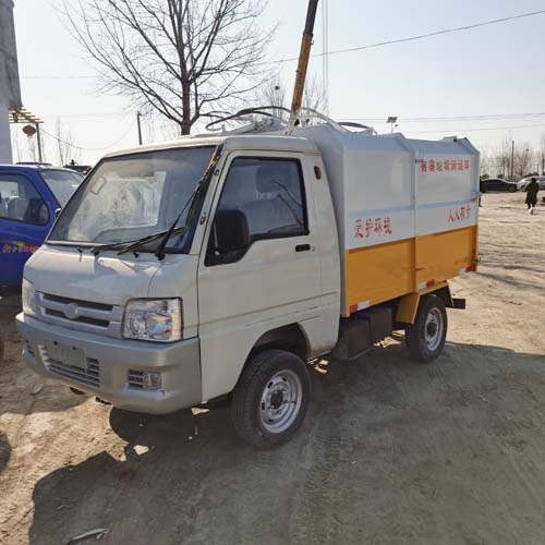 电动挂桶垃圾车