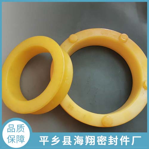 拖绳轮衬