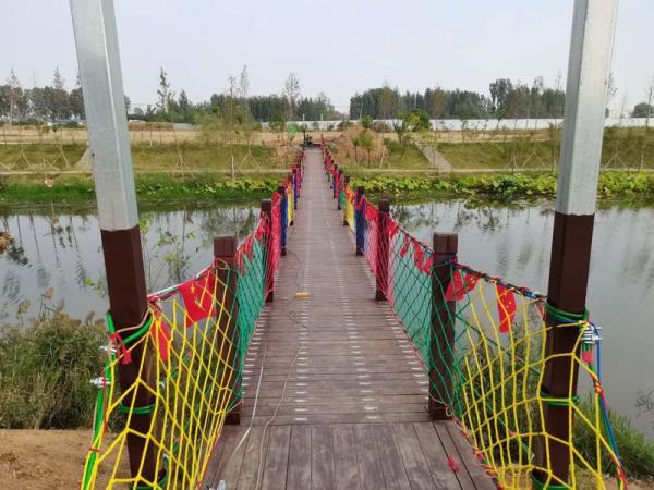 山东枣庄木质吊桥