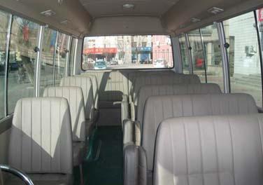 考斯特車型3