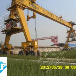 160t輪胎式提梁機 起重機 crane