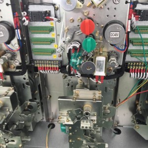 斷路器機構和隔離機構
