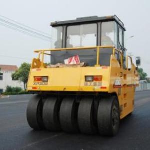 徐工集團XP-301輪胎壓路機
