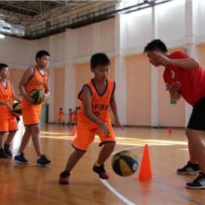 籃球教學   深圳籃球教學    頂峰籃球教學  頂峰供