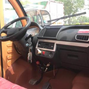 新能源四輪電動車