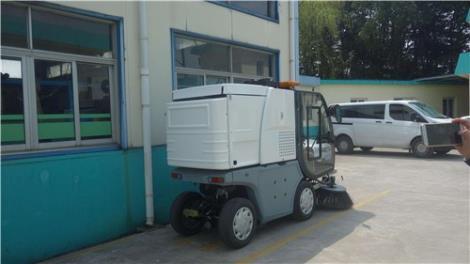 小型掃地車經(jīng)銷商,小型掃地車報(bào)價(jià),上海小型掃地車廠家,諾驛供