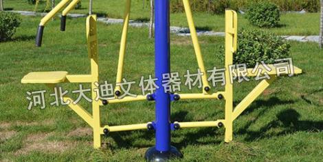 坐推坐拉訓練器
