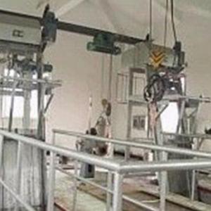 鋼絲繩牽引平面格柵清污機