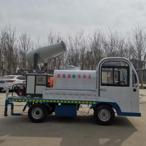 电动四轮雾炮洒水车厂家