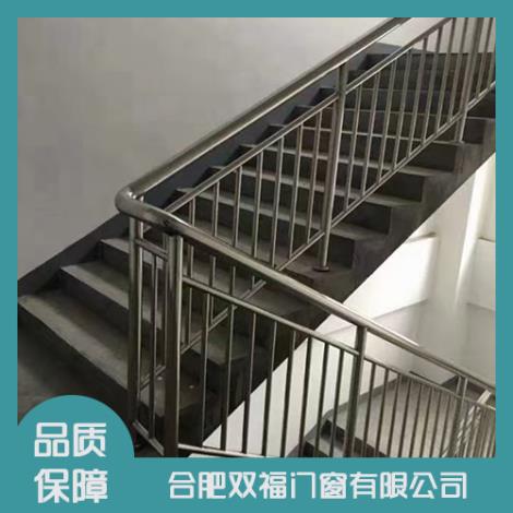不锈钢楼梯扶手安装