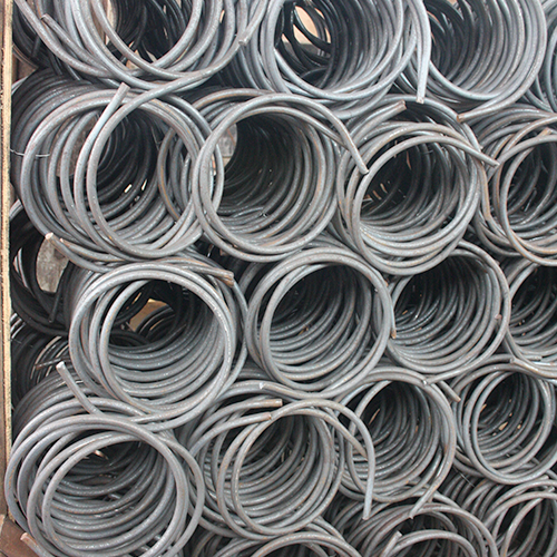 桩等条形构件里面的单个箍筋(简称单箍)做成连环形状,即成为螺旋箍 