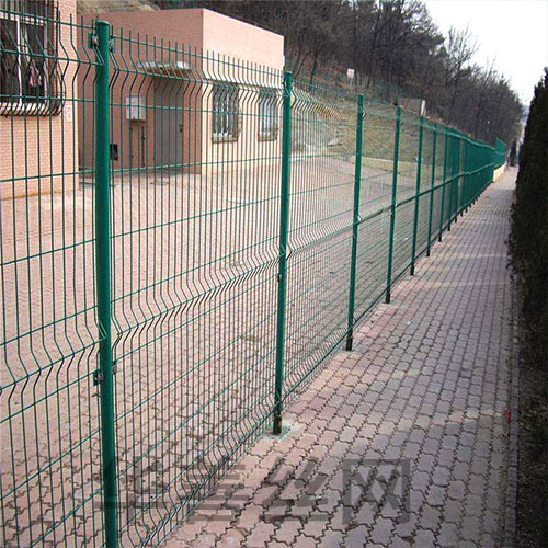 安平双边护栏网优点_ 双边丝护栏网详情,销售 - 安平县华善丝网制品